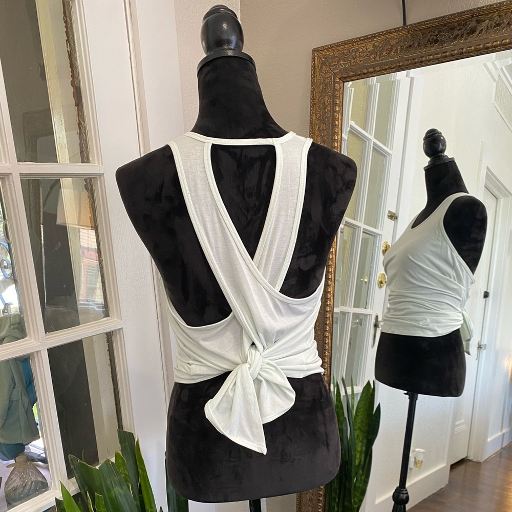 Athleta tie back tank S